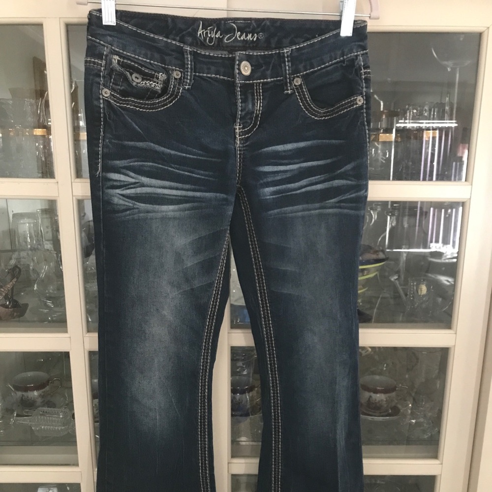 Ariya Jeans Boot Cut Embroidered Flap Pockets